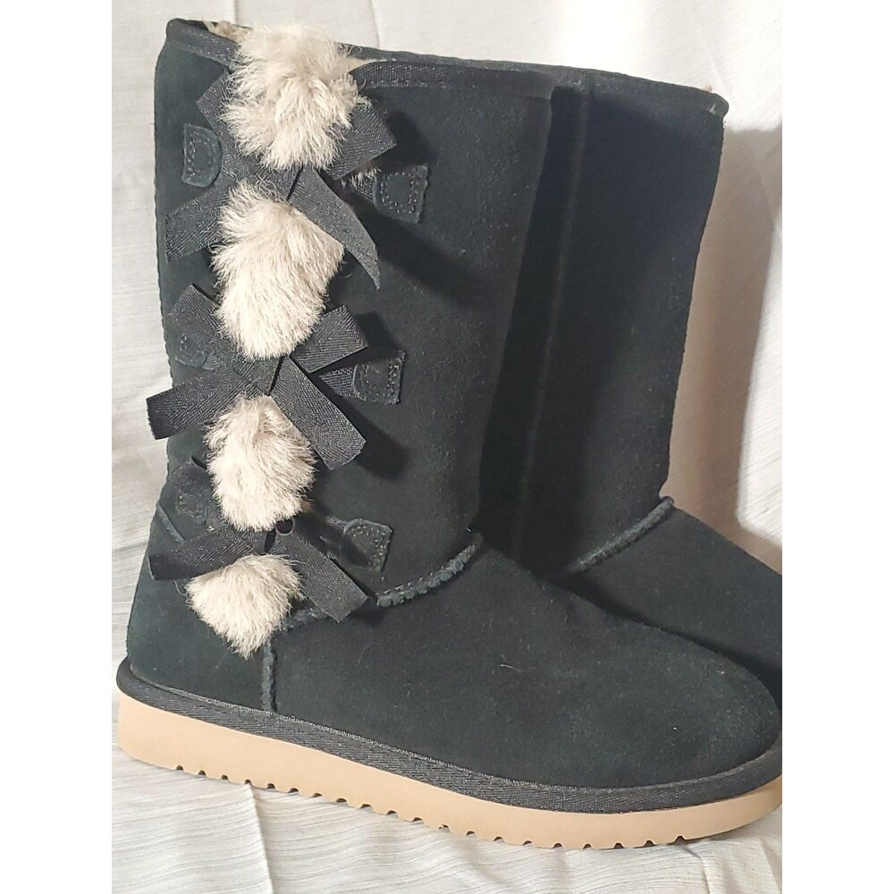Black Koolabura -‎ UGG Victoria Tall Winter Boot (Size 6) Suede/Faux-Fur/Pom/Bow